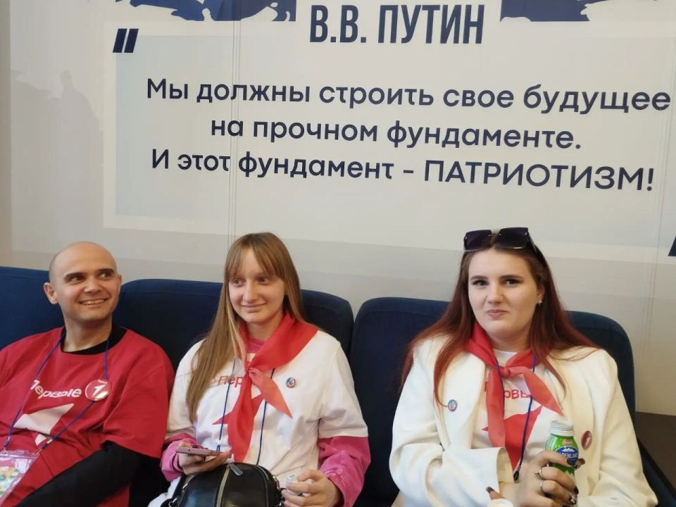 Опыт и новые знакомства. 17 апреля на базе центра «Пионер» состоялся республиканский турнир «Мнение молодежи», организованный Молодежным парламентом при Народном Совете ЛНР Опыт и новые знакомства. 17 апреля на базе центра «Пионер» состоялся республиканский турнир «Мнение молодежи», организованный Молодежным парламентом при Народном Совете ЛНР