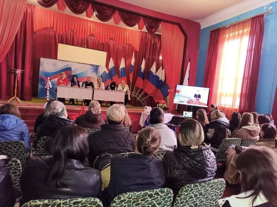 В Большекаменке прошла родительская конференция по безопасности детей В Большекаменке прошла родительская конференция по безопасности детей