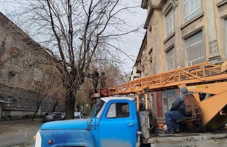 Коммунальными службами проведены работы на территории города Коммунальными службами проведены работы на территории города
