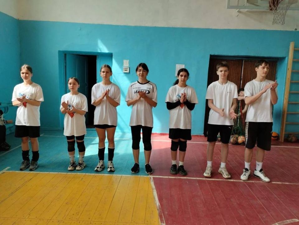 На базе спортивного зала Краснолучской школы № 20 состоялся турнир Краснолучской детско-юношеской спортивной школы № 2 по волейболу На базе спортивного зала Краснолучской школы № 20 состоялся турнир Краснолучской детско-юношеской спортивной школы № 2 по волейболу