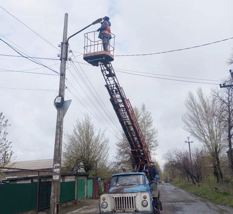 Коммунальными службами проведены работы на территории города Коммунальными службами проведены работы на территории города