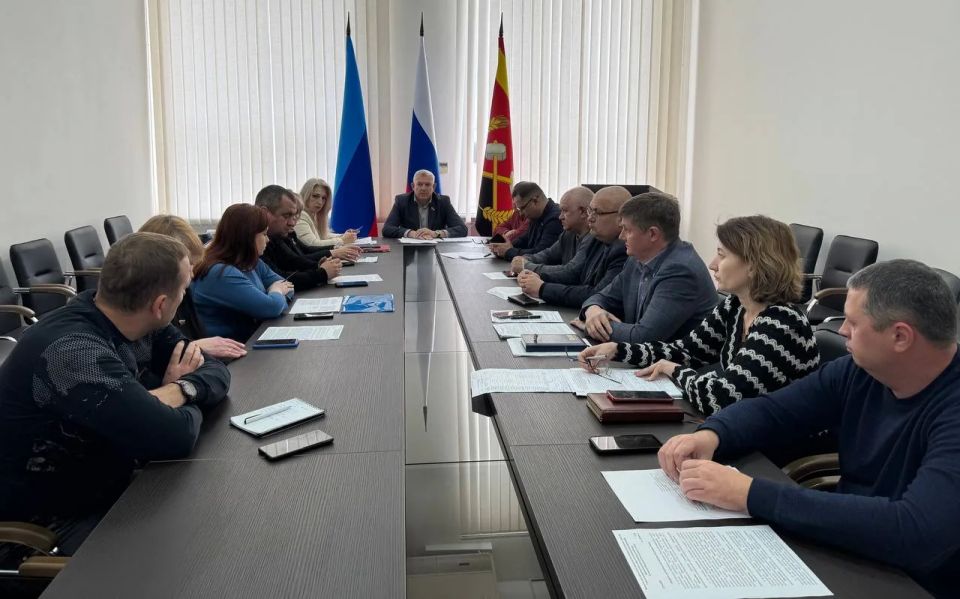 Депутаты Краснодонского муниципального округа: Работа профильных комиссий Депутаты Краснодонского муниципального округа: Работа профильных комиссий