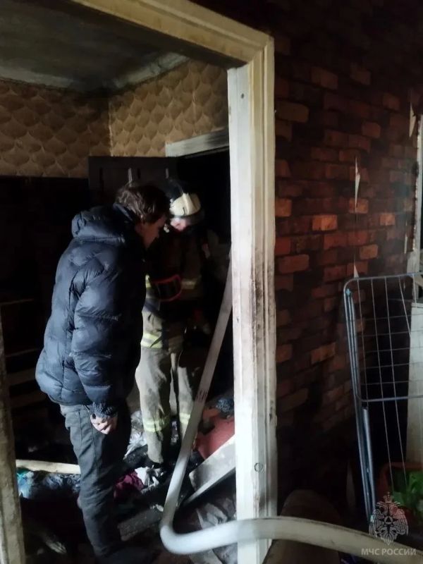 В Луганске спасли мужчину из огня В Луганске спасли мужчину из огня