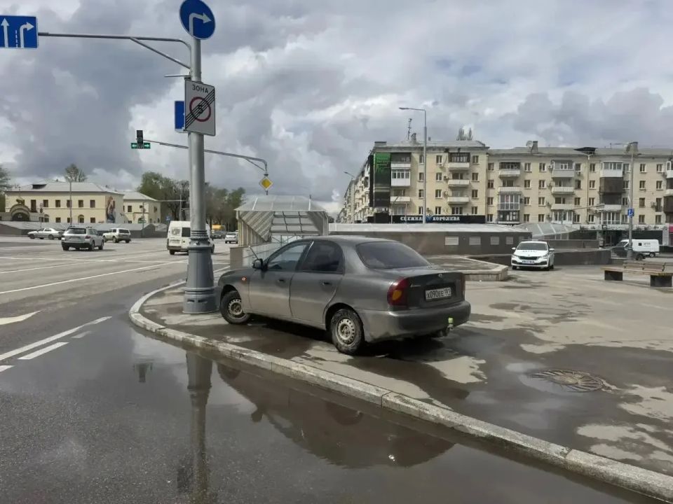 Госавтоинспекция в столице ЛНР проводит рейд по борьбе с правонарушениями в области парковки Госавтоинспекция в столице ЛНР проводит рейд по борьбе с правонарушениями в области парковки