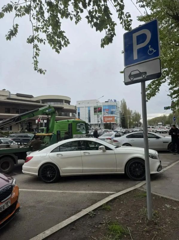 Госавтоинспекция в столице ЛНР проводит рейд по борьбе с правонарушениями в области парковки Госавтоинспекция в столице ЛНР проводит рейд по борьбе с правонарушениями в области парковки