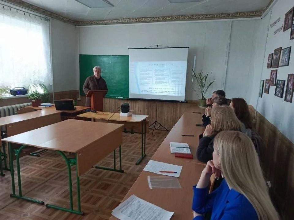Андрей Рубанцов: В Ровеньках прошло заседание муниципального методического объединения учителей Андрей Рубанцов: В Ровеньках прошло заседание муниципального методического объединения учителей
