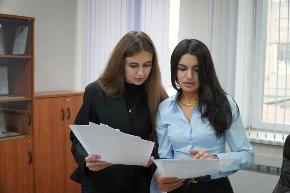 Сотрудники Минтранса ЛНР приняли участие в восьмом этапе Всероссийской просветительской эстафеты «Мои финансы» Сотрудники Минтранса ЛНР приняли участие в восьмом этапе Всероссийской просветительской эстафеты «Мои финансы»