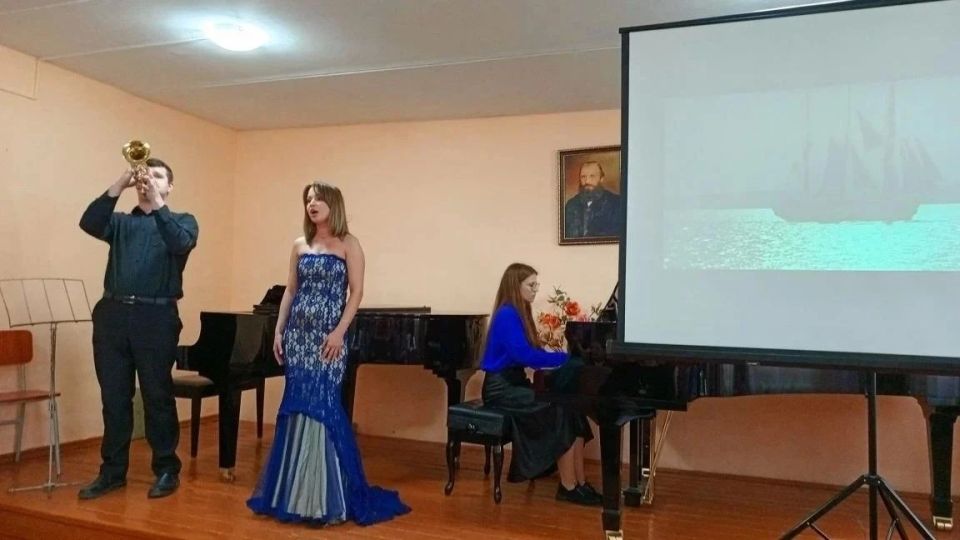 Учащиеся школы отметили юбилей Александра Зацепина Учащиеся школы отметили юбилей Александра Зацепина