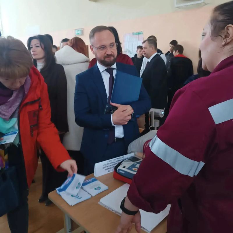 Более 900 будущих медиков и 75 учреждений: как прошла ярмарка вакансий в Луганске Более 900 будущих медиков и 75 учреждений: как прошла ярмарка вакансий в Луганске