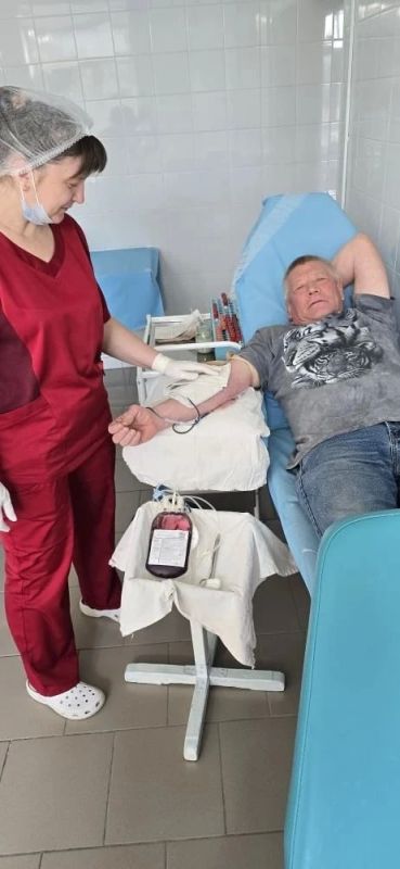Дарящие жизнь и здоровье. В давние времена люди узнали, что кровь является носительницей жизни Дарящие жизнь и здоровье. В давние времена люди узнали, что кровь является носительницей жизни