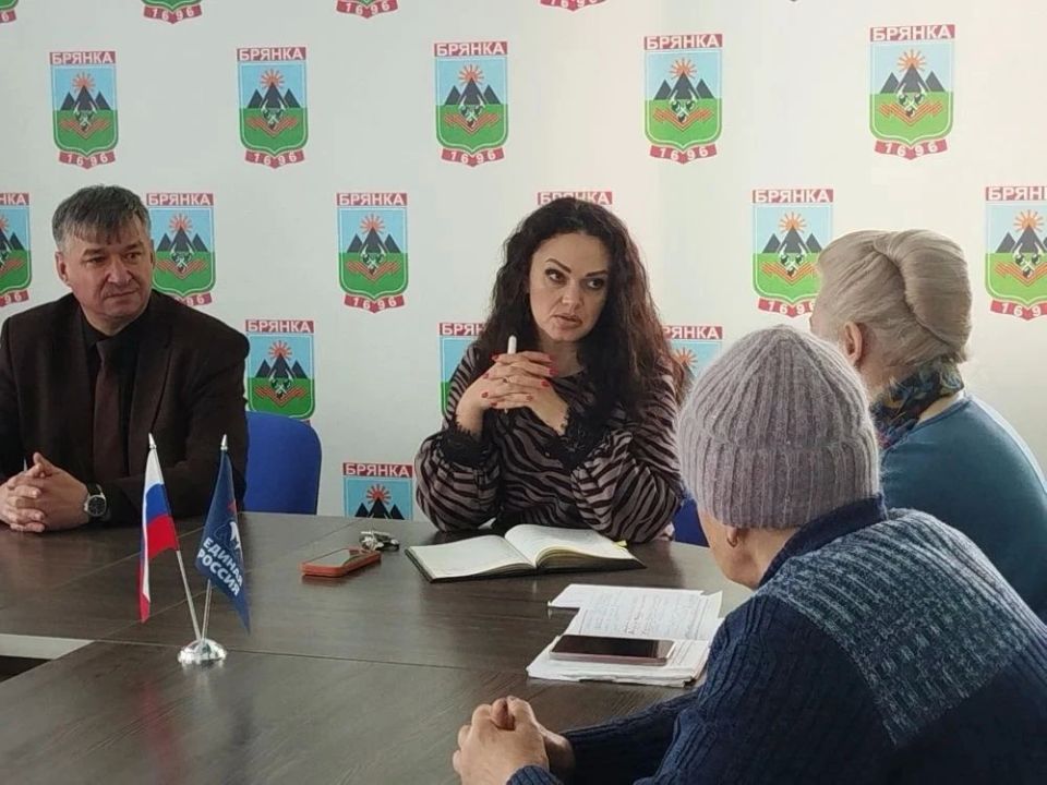 В Брянке продолжается системная работа по оказанию всесторонней помощи семьям, потерявшим своих близких в ходе специальной военной операции В Брянке продолжается системная работа по оказанию всесторонней помощи семьям, потерявшим своих близких в ходе специальной военной операции