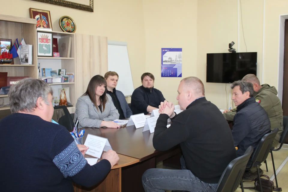 Министр природных ресурсов и экологии Луганской Народной Республики Евгений Крехтунов в рамках выездного совещания посетил Беловодский муниципальный округ Министр природных ресурсов и экологии Луганской Народной Республики Евгений Крехтунов в рамках выездного совещания посетил Беловодский муниципальный округ