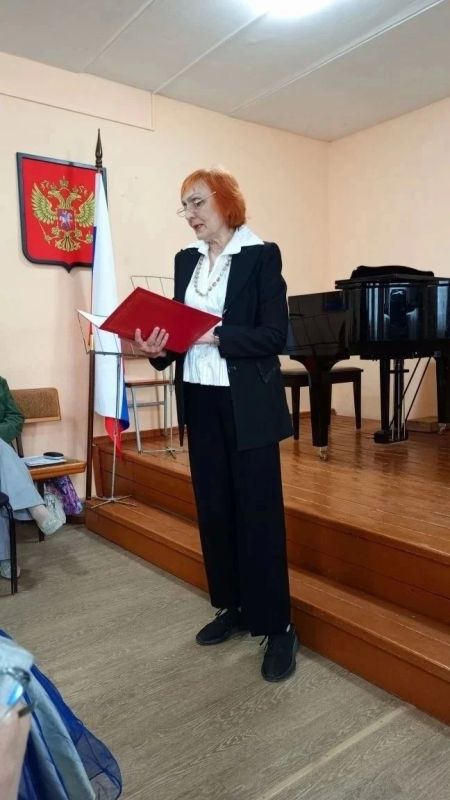 Учащиеся школы отметили юбилей Александра Зацепина Учащиеся школы отметили юбилей Александра Зацепина