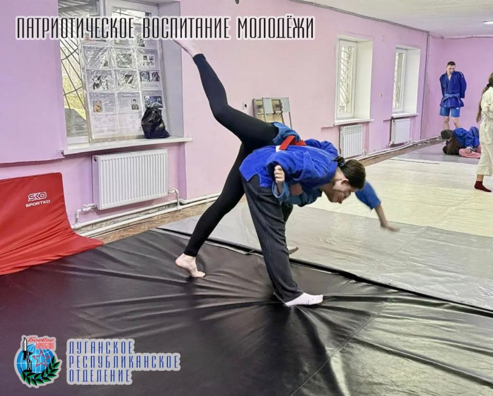 10 апреля Евгений Шаталин, Герой Луганской Народной Республики, временно исполняющий полномочия Главы Рубежанского муниципального округа, член Совета Луганского республиканского отделения Всероссийской общественной... 10 апреля Евгений Шаталин, Герой Луганской Народной Республики, временно исполняющий полномочия Главы Рубежанского муниципального округа, член Совета Луганского республиканского отделения Всероссийской общественной...