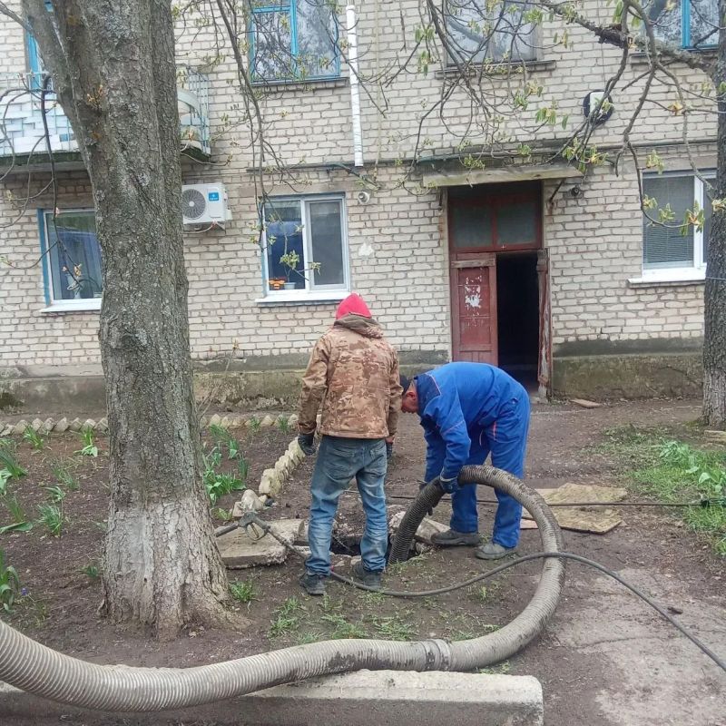 Владимир Чернев: Работники МБУ Центр "Благоустройство" на постоянной основе осуществляют техническое обслуживание, ремонт и профилактику систем водоснабжения и водоотведения Старобельского муниципального округа Владимир Чернев: Работники МБУ Центр "Благоустройство" на постоянной основе осуществляют техническое обслуживание, ремонт и профилактику систем водоснабжения и водоотведения Старобельского муниципального округа
