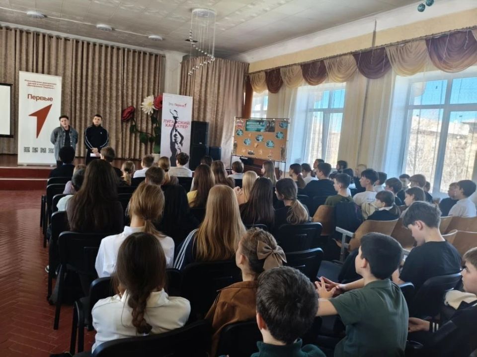 Тренерско-преподавательский состав алчевских спортивных школ посещает общеобразовательные учреждения города Тренерско-преподавательский состав алчевских спортивных школ посещает общеобразовательные учреждения города