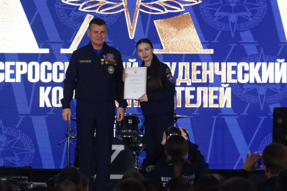 Четверть века в строю. Более 500 человек в республике участвуют в деятельности Всероссийского студенческого корпуса спасателей (ВСКС) Четверть века в строю. Более 500 человек в республике участвуют в деятельности Всероссийского студенческого корпуса спасателей (ВСКС)