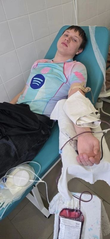 Дарящие жизнь и здоровье. В давние времена люди узнали, что кровь является носительницей жизни Дарящие жизнь и здоровье. В давние времена люди узнали, что кровь является носительницей жизни