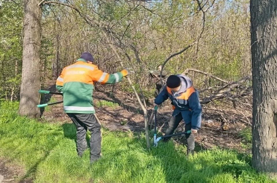 Коммунальными службами проведены работы на территории города Коммунальными службами проведены работы на территории города