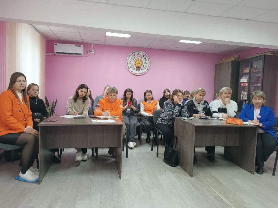 В Лутугинском муниципальном округе обсудили вопросы профилактики зависимостей среди несовершеннолетних В Лутугинском муниципальном округе обсудили вопросы профилактики зависимостей среди несовершеннолетних