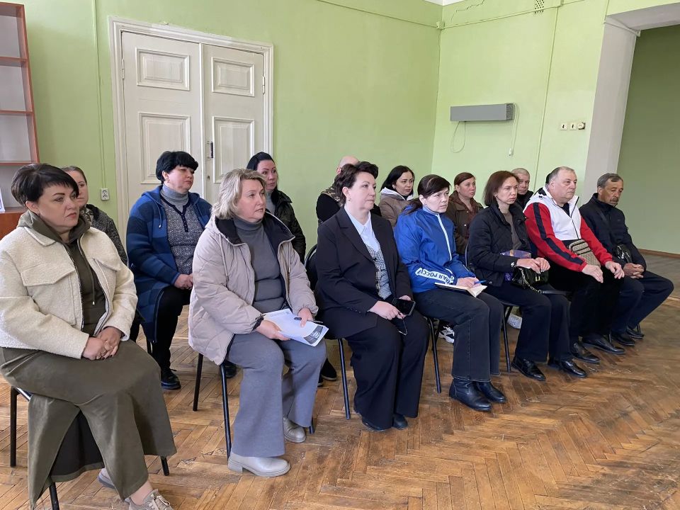 Жители поселка городского типа Крепенский внесли предложения в Народную программу «Единой России» Жители поселка городского типа Крепенский внесли предложения в Народную программу «Единой России»
