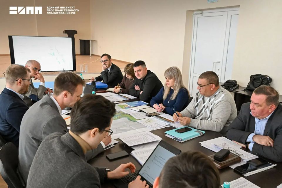 В Белокуракино обсудили развитие аграрного сектора и инфраструктуры В Белокуракино обсудили развитие аграрного сектора и инфраструктуры