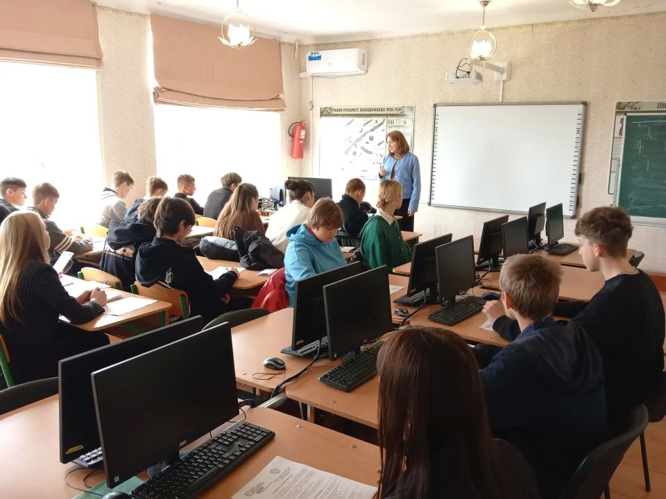 В Станично-Луганском муниципалитете прошла акция «Права и обязанности молодых избирателей» В Станично-Луганском муниципалитете прошла акция «Права и обязанности молодых избирателей»