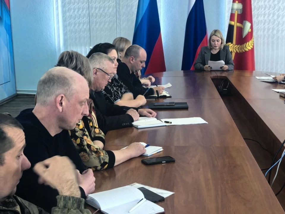 Сегодня под председательством временно исполняющего полномочия Главы Краснодонского муниципального округа Анны Гончаровой состоялось заседание антитеррористической комиссии муниципального образования Краснодонский... Сегодня под председательством временно исполняющего полномочия Главы Краснодонского муниципального округа Анны Гончаровой состоялось заседание антитеррористической комиссии муниципального образования Краснодонский...