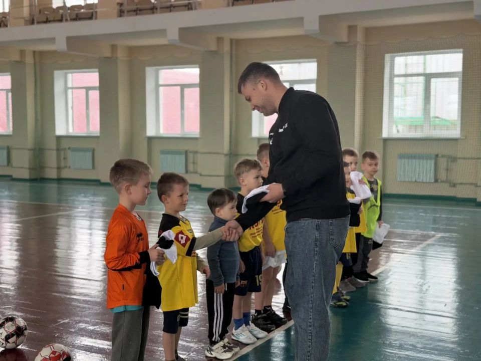 «Сила России» на футбольном поле: в Северодонецке прошла открытая тренировка для будущих чемпионов «Сила России» на футбольном поле: в Северодонецке прошла открытая тренировка для будущих чемпионов