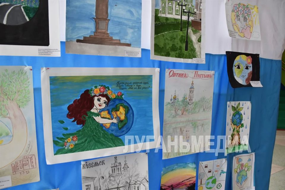 Рисунки детей из региона-шефа переданы в Золотовскую среднюю школу № 16 Первомайского городского округа Рисунки детей из региона-шефа переданы в Золотовскую среднюю школу № 16 Первомайского городского округа