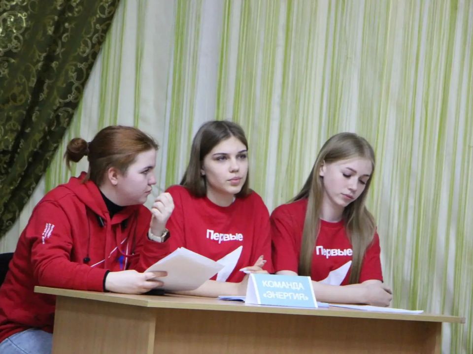 В Меловском округе прошли образовательные дебаты «Опыт против молодости» В Меловском округе прошли образовательные дебаты «Опыт против молодости»