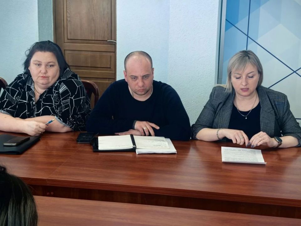 Сегодня под председательством временно исполняющего полномочия Главы Краснодонского муниципального округа Анны Гончаровой состоялось заседание антитеррористической комиссии муниципального образования Краснодонский... Сегодня под председательством временно исполняющего полномочия Главы Краснодонского муниципального округа Анны Гончаровой состоялось заседание антитеррористической комиссии муниципального образования Краснодонский...