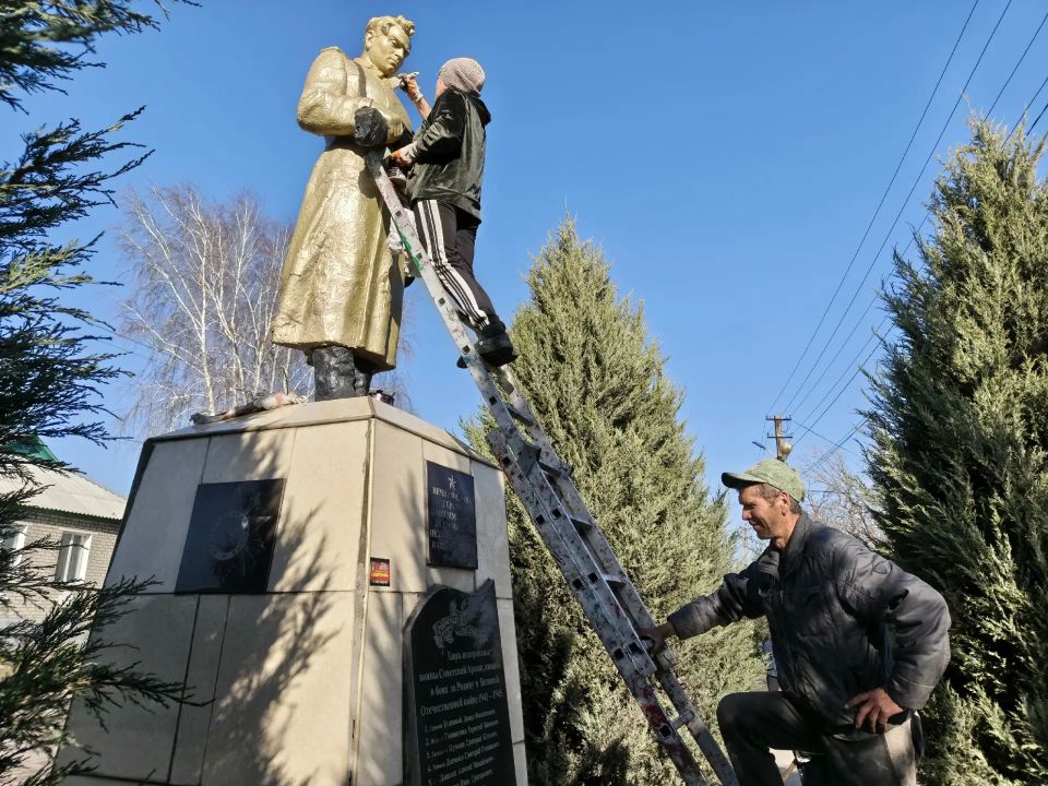 В рамках подготовки и проведения ежегодных мероприятий, приуроченных к празднованию Победы в Великой Отечественной войне 1941-1945 годов отделом по ОЖД пгт Городище, с. Малоивановка были организованы работы по текущему... В рамках подготовки и проведения ежегодных мероприятий, приуроченных к празднованию Победы в Великой Отечественной войне 1941-1945 годов отделом по ОЖД пгт Городище, с. Малоивановка были организованы работы по текущему...