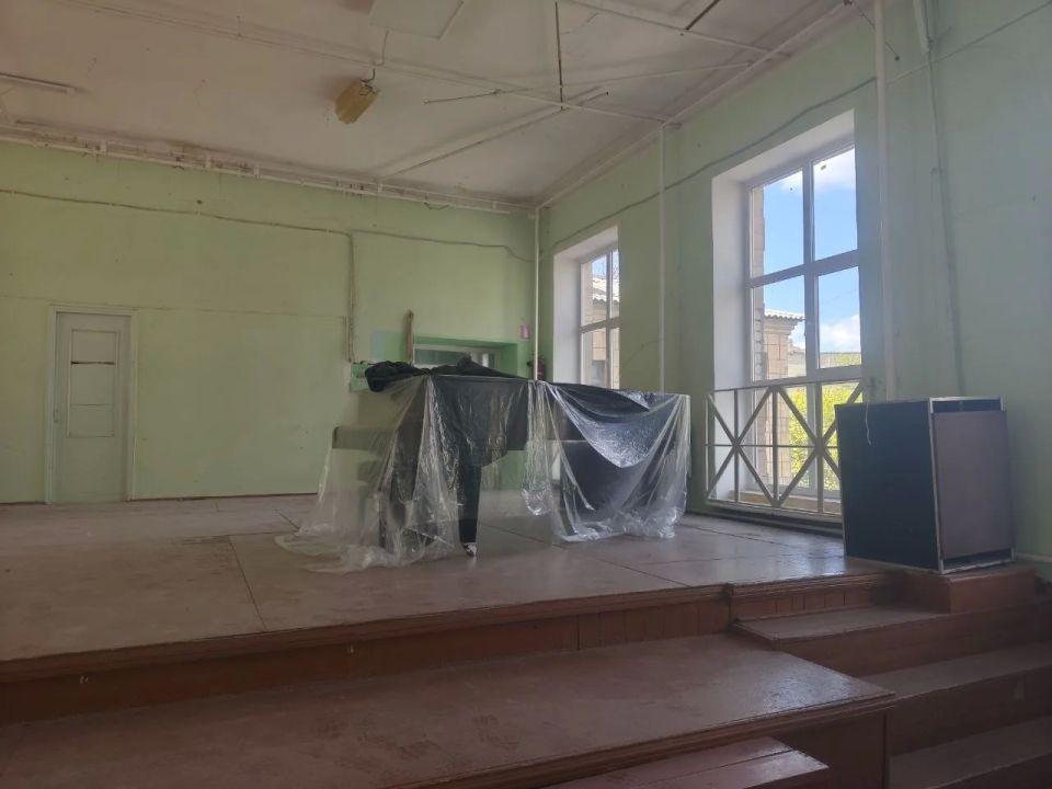В Краснодоне по народной программе «Единой России» идет капремонт детской школы искусств им. А.Л. Карягина В Краснодоне по народной программе «Единой России» идет капремонт детской школы искусств им. А.Л. Карягина