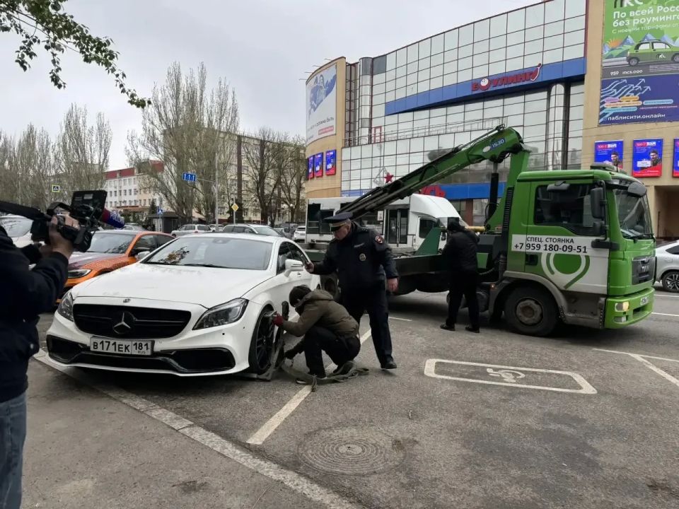 В Луганске за 22 апреля сотрудники ГИБДД отправили на штрафстоянку пять автомобилей В Луганске за 22 апреля сотрудники ГИБДД отправили на штрафстоянку пять автомобилей