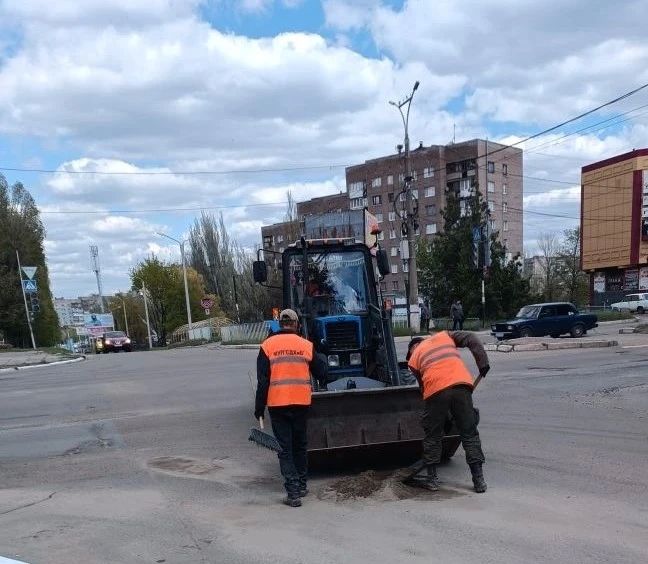 Коммунальными службами проведены работы на территории города Коммунальными службами проведены работы на территории города