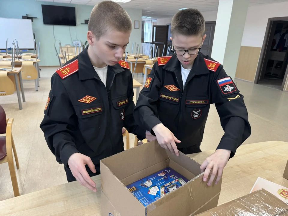 Суворовцы из Пермского края продолжают помогать жителям Северодонецка Суворовцы из Пермского края продолжают помогать жителям Северодонецка