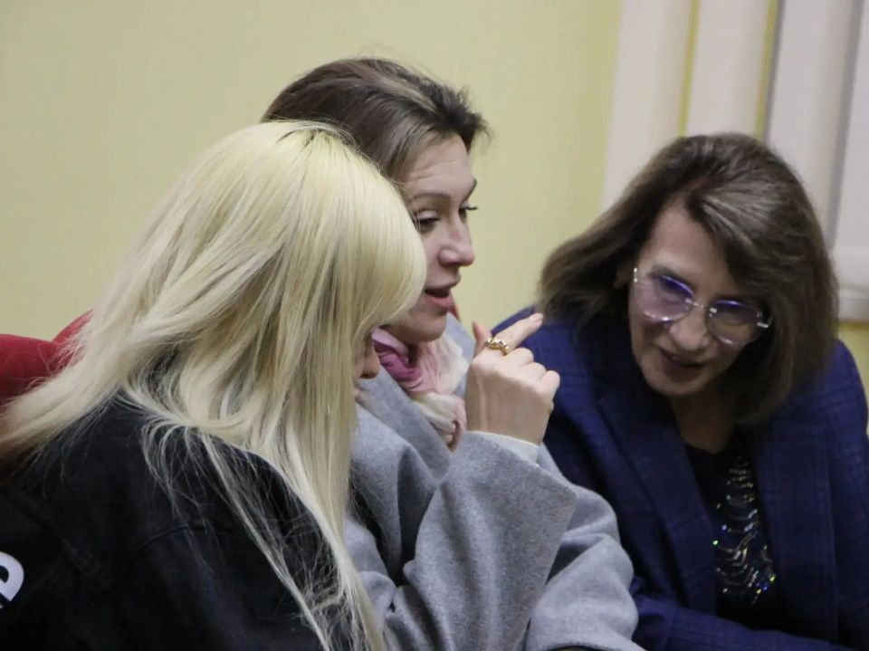 В Меловском округе прошли образовательные дебаты «Опыт против молодости» В Меловском округе прошли образовательные дебаты «Опыт против молодости»