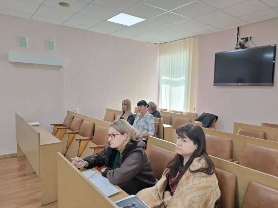 Сегодня в Администрации городского округа город Ровеньки было проведено заседание комиссии по предупреждению и ликвидации чрезвычайных ситуаций и обеспечению пожарной безопасности на территории городского округа город... Сегодня в Администрации городского округа город Ровеньки было проведено заседание комиссии по предупреждению и ликвидации чрезвычайных ситуаций и обеспечению пожарной безопасности на территории городского округа город...