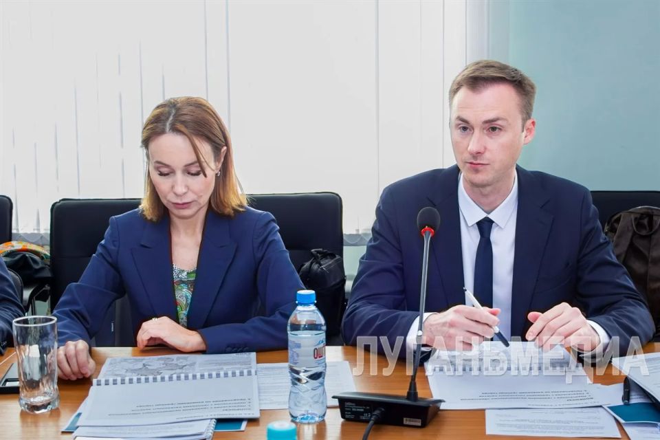 В Луганске обсудили перспективы развития опорных населенных пунктов ЛНР В Луганске обсудили перспективы развития опорных населенных пунктов ЛНР