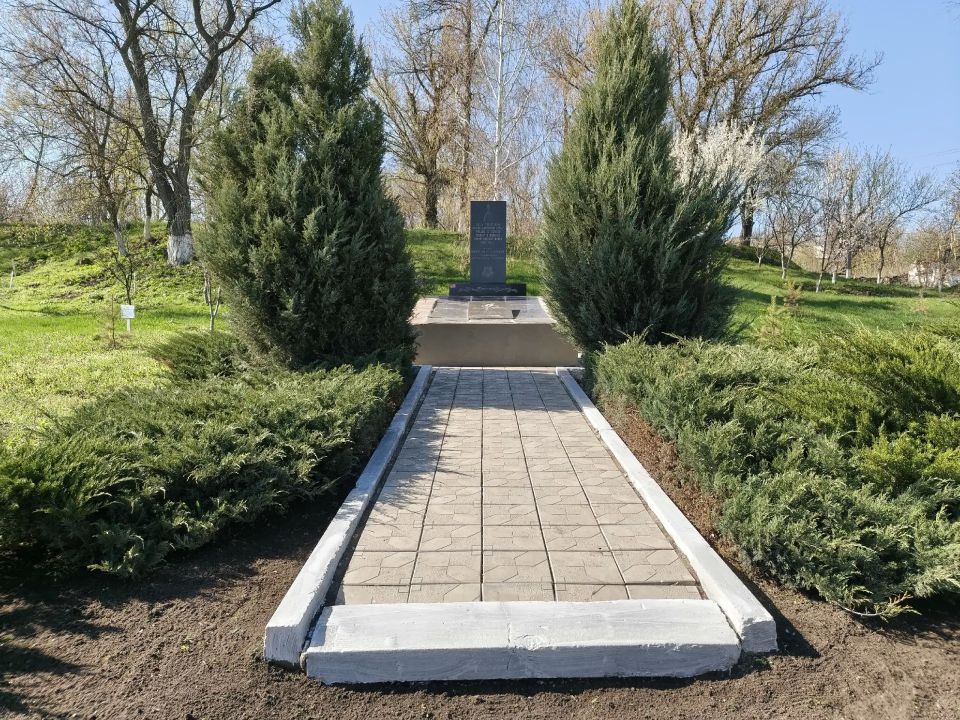 В рамках подготовки и проведения ежегодных мероприятий, приуроченных к празднованию Победы в Великой Отечественной войне 1941-1945 годов отделом по ОЖД пгт Городище, с. Малоивановка были организованы работы по текущему... В рамках подготовки и проведения ежегодных мероприятий, приуроченных к празднованию Победы в Великой Отечественной войне 1941-1945 годов отделом по ОЖД пгт Городище, с. Малоивановка были организованы работы по текущему...