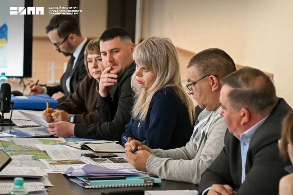 В Белокуракино обсудили развитие аграрного сектора и инфраструктуры В Белокуракино обсудили развитие аграрного сектора и инфраструктуры