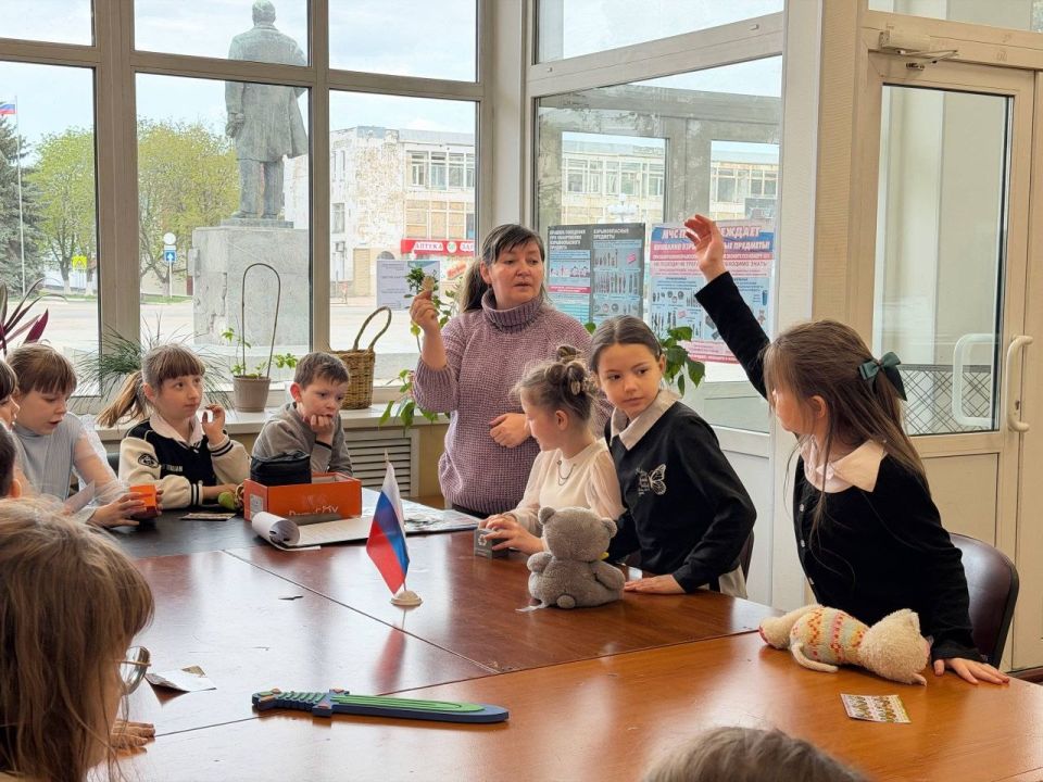 Сергей Колягин: В Городском центре культуры и досуга «Заря» продолжается активная работа по расширению кругозора юных горожан Сергей Колягин: В Городском центре культуры и досуга «Заря» продолжается активная работа по расширению кругозора юных горожан