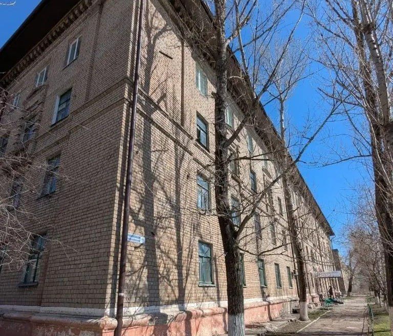 Курганские специалисты приступили к ремонту третьего этажа социального общежития в Молодогвардейске Курганские специалисты приступили к ремонту третьего этажа социального общежития в Молодогвардейске