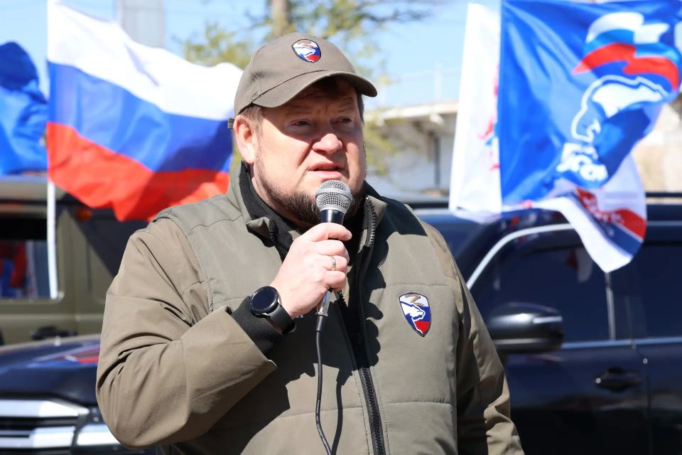 «Единая Россия» провела автопробег Победы в Луганске «Единая Россия» провела автопробег Победы в Луганске
