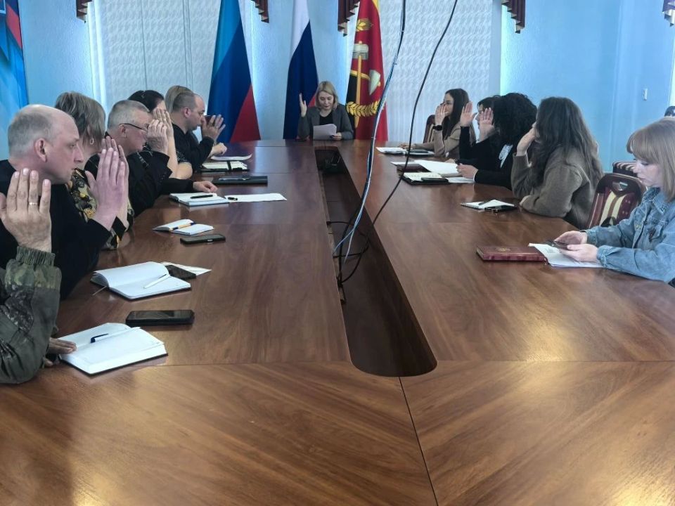 Сегодня под председательством временно исполняющего полномочия Главы Краснодонского муниципального округа Анны Гончаровой состоялось заседание антитеррористической комиссии муниципального образования Краснодонский... Сегодня под председательством временно исполняющего полномочия Главы Краснодонского муниципального округа Анны Гончаровой состоялось заседание антитеррористической комиссии муниципального образования Краснодонский...