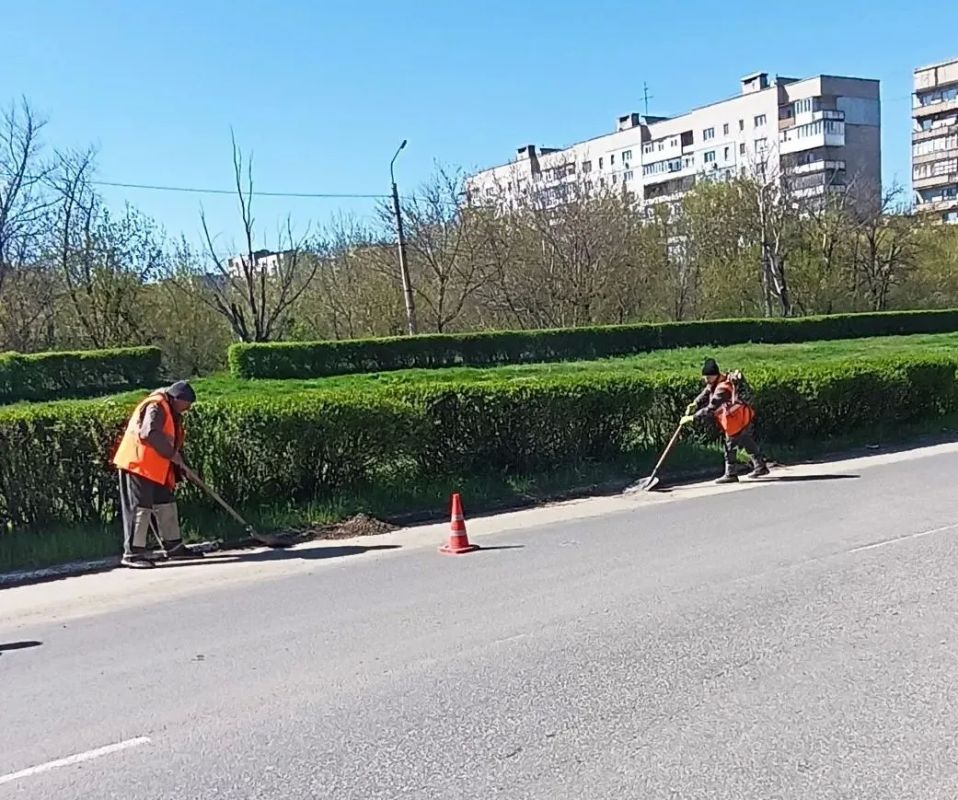 Коммунальными службами проведены работы на территории города Коммунальными службами проведены работы на территории города