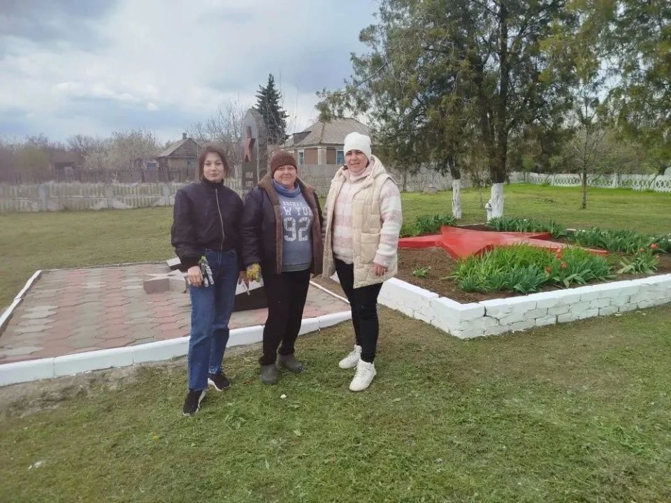 В селе Самсоновка завершены работы по ремонту Братской могилы В селе Самсоновка завершены работы по ремонту Братской могилы