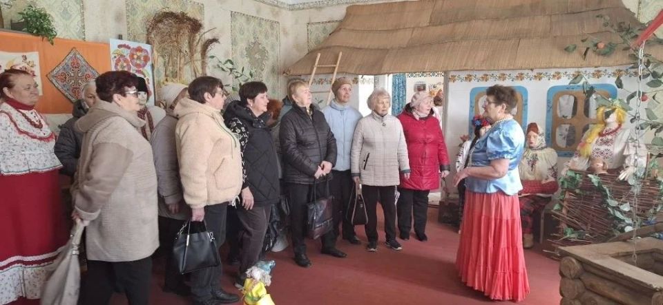 Славяне — крупнейшая языковая и культурная общность народов мира, объединённая общими традициями, историческими корнями и языковым родством Славяне — крупнейшая языковая и культурная общность народов мира, объединённая общими традициями, историческими корнями и языковым родством