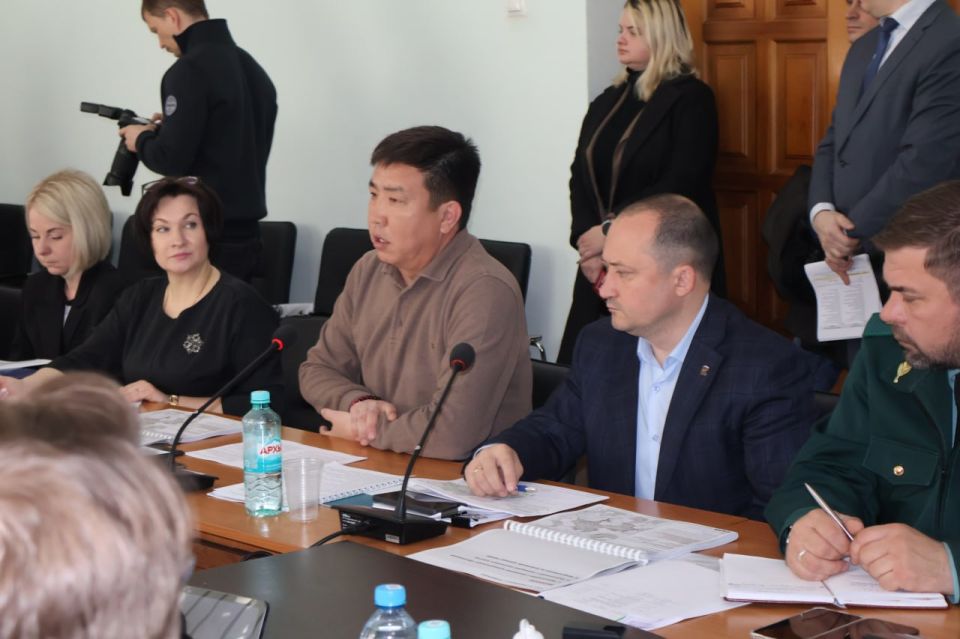 В Луганске проходит стратегическая сессия, посвященная перспективам развития опорных населенных пунктов нашего региона В Луганске проходит стратегическая сессия, посвященная перспективам развития опорных населенных пунктов нашего региона